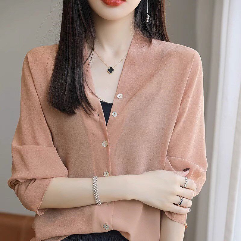 速发真丝24夏季新款薄款微透气质v领乔其纱开衫防晒上衣