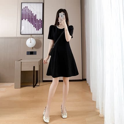 法式赫本风黑色连衣裙女夏2025新款设计感小个子钉珠收腰显瘦裙子