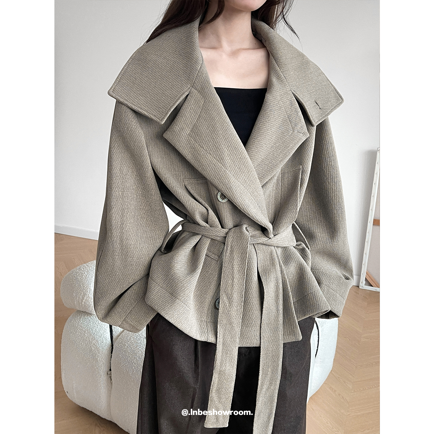 设计感大翻领毛呢廓形风衣外套