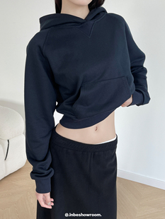 Inbeshowroom高质感短款收腰连帽长袖卫衣女时髦百搭小版型帽衫