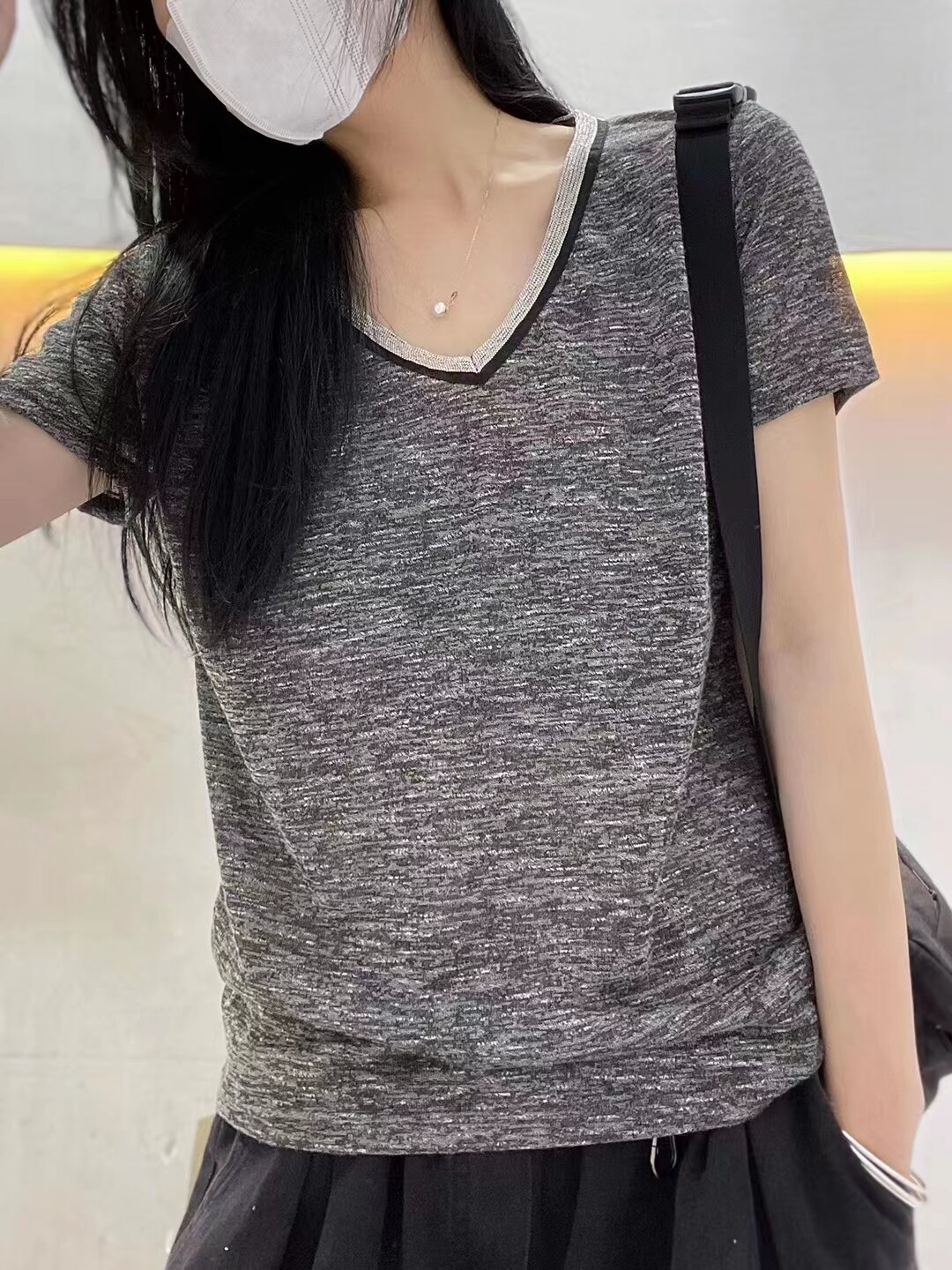 工厂店批短袖t恤女铜珠辅料时尚v领夏韩版爆银色薄t透气弹力简约