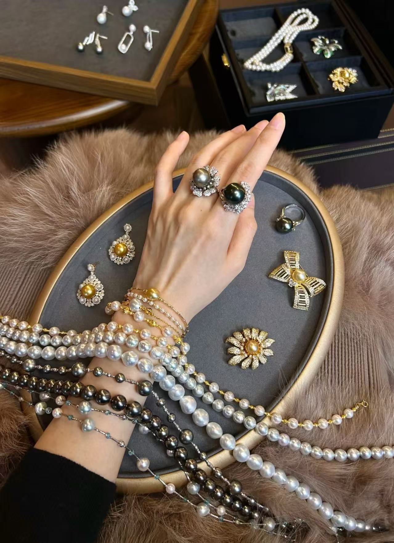 新款简单高级百搭毛衣链 项链 手链（找到价格 听清编码）