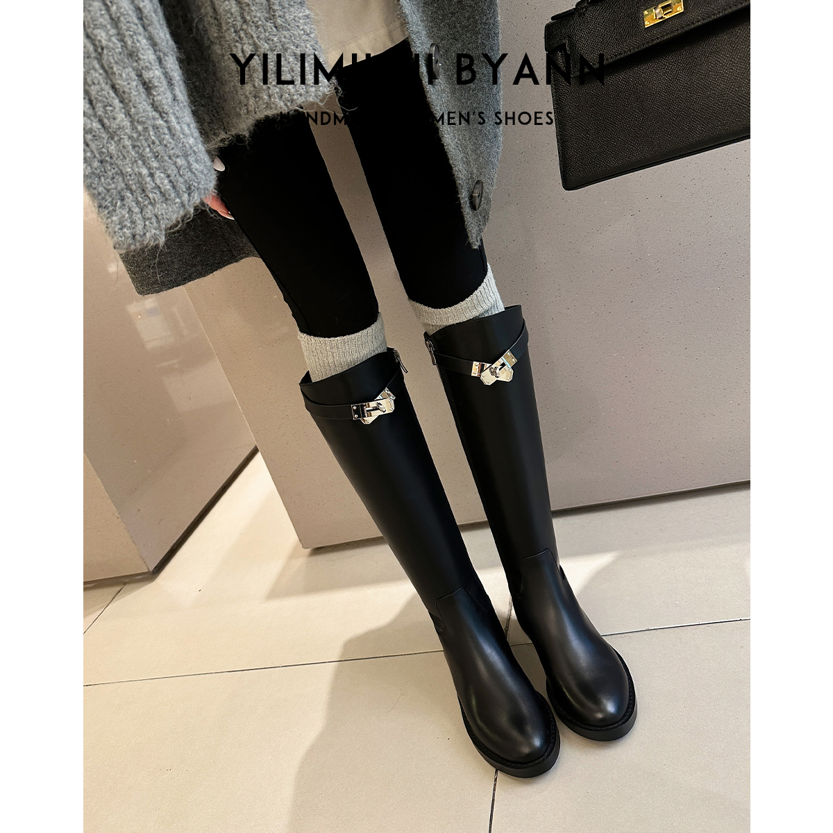 一力米灰骑士靴锁扣粗跟