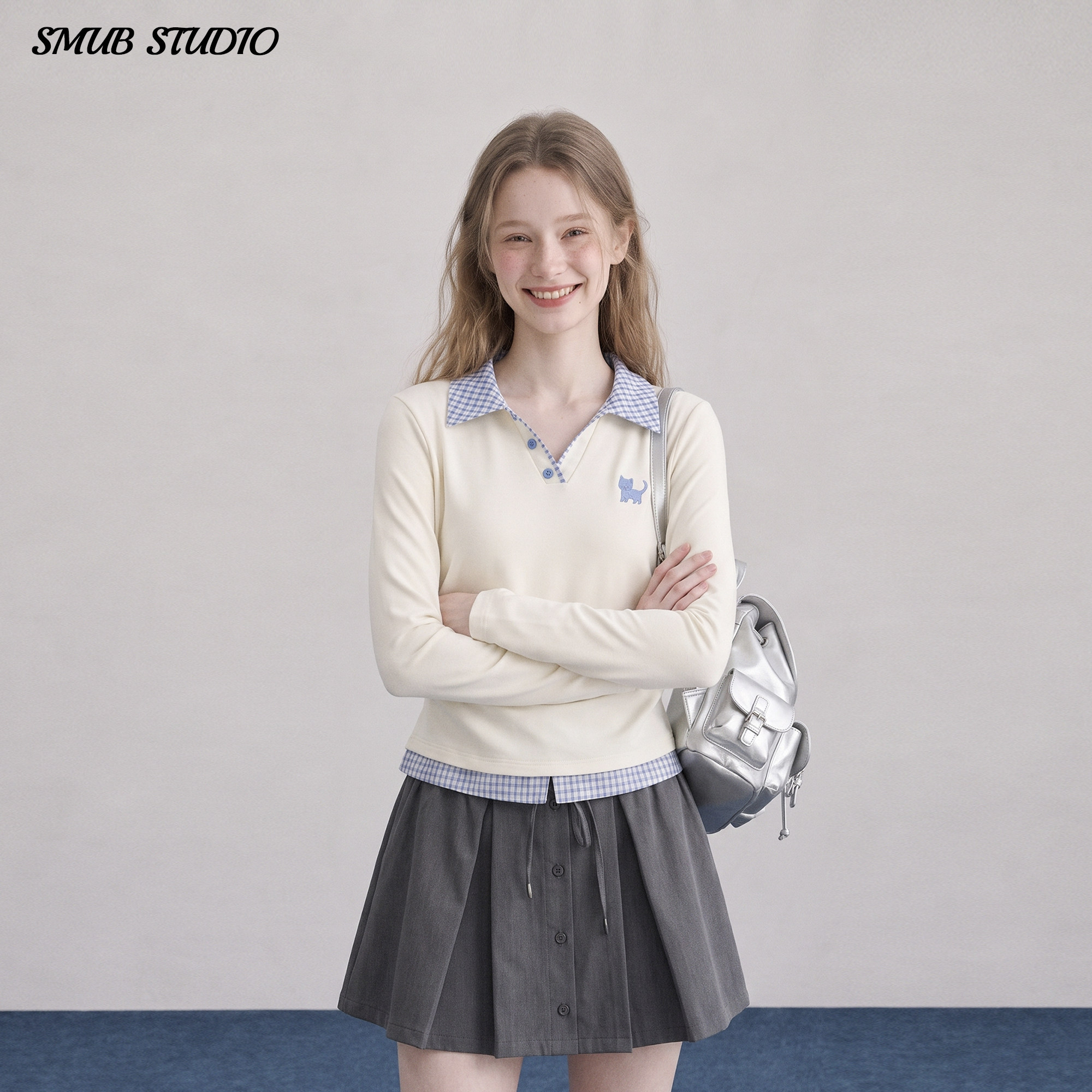 学院风假两件格子翻领刺绣T恤女