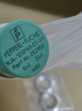 倍加福NJ4-12GM40-E2-V1电感式接近传感器订货号：282950全新现货