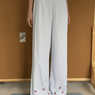Chictang浅蓝色竖条纹显瘦樱桃刺绣宽松阔腿休闲裤子女迈呐k0331