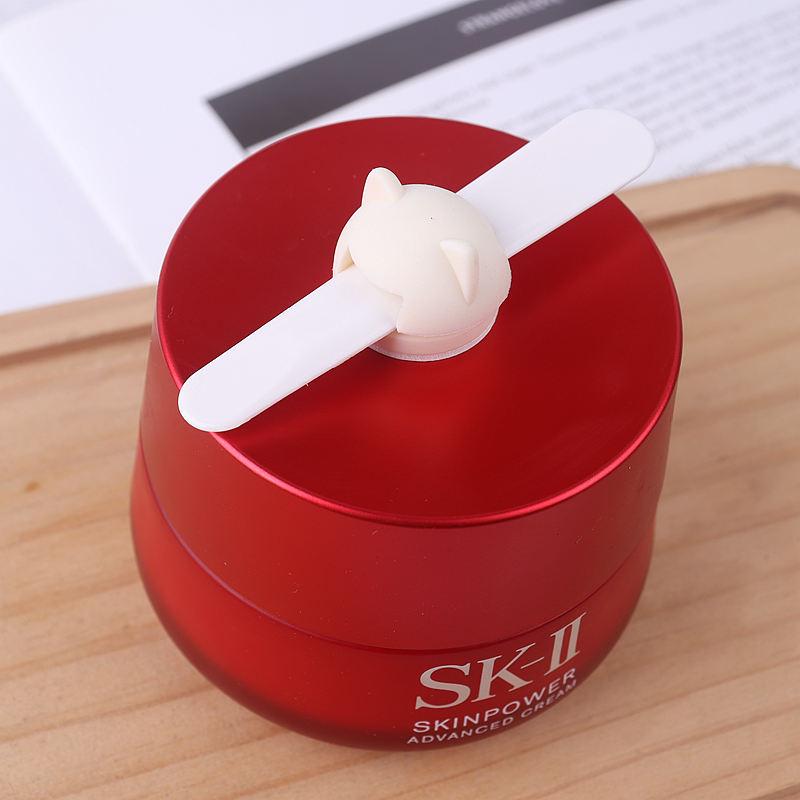 日本大创DAISO面霜勺子收纳固定器护肤品眼霜挖取身体霜挖勺支架