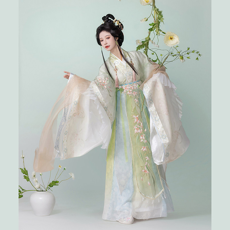 2026新款南北朝春秋款刺绣神仙服