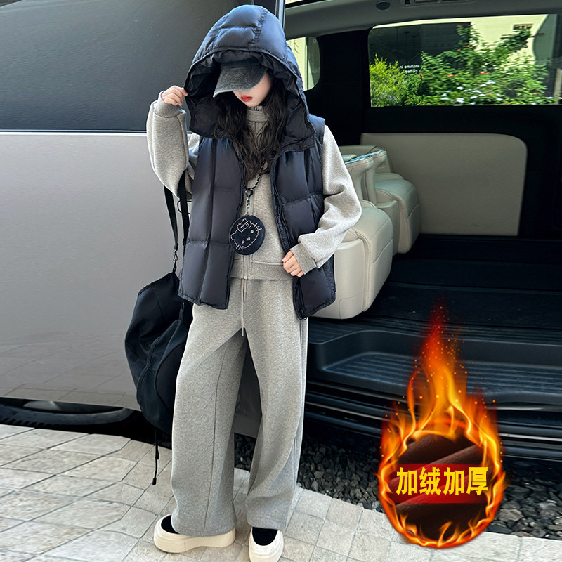 女童马甲套装冬季新款2025时尚穿搭中大童加绒卫衣裤子女孩三件套