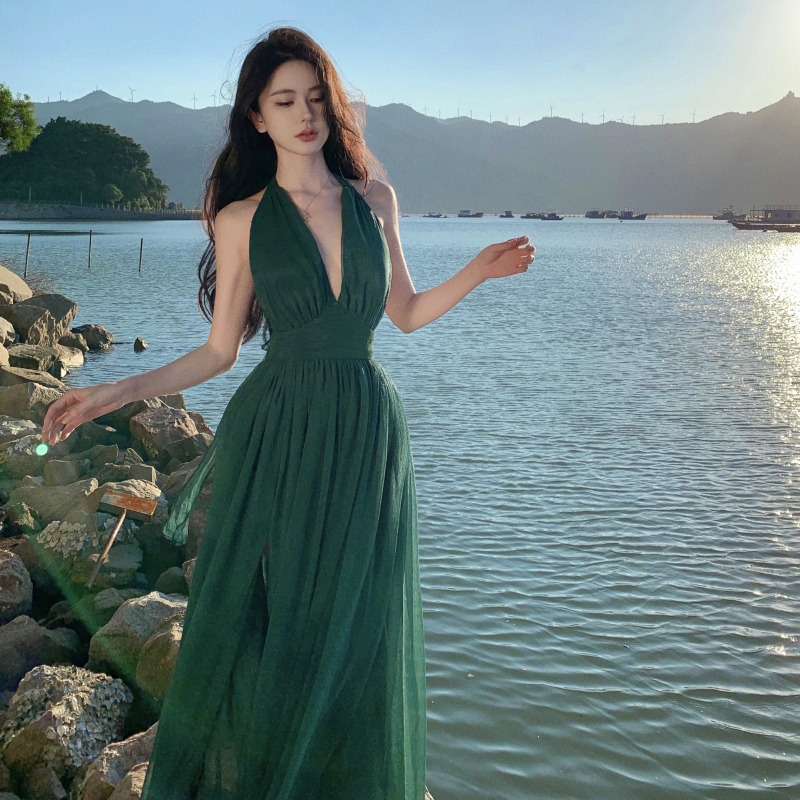 三亚海边旅行拍照穿搭度假沙滩长裙超仙深V领性感露背吊带连衣裙