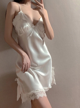 纯欲风小胸冰丝睡裙女2024年夏季新薄款法式高级吊带白色睡衣蕾丝