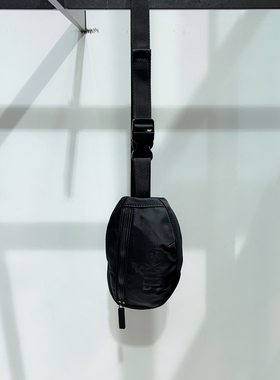 多功能运动胸包日系男女同款小挎包潮牌轻便单肩小包百搭黑色腰包