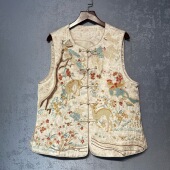 缎面重工刺绣马甲2026新款 新中式 复古盘扣提花坎肩女 森见麋鹿