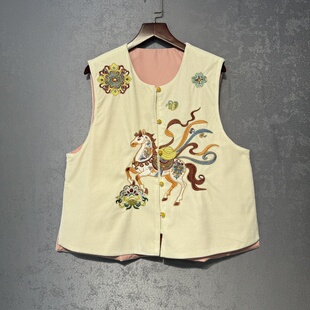白马送宝2026早春新款圆领复古盘扣新中式重工刺绣丝绒马甲女坎肩