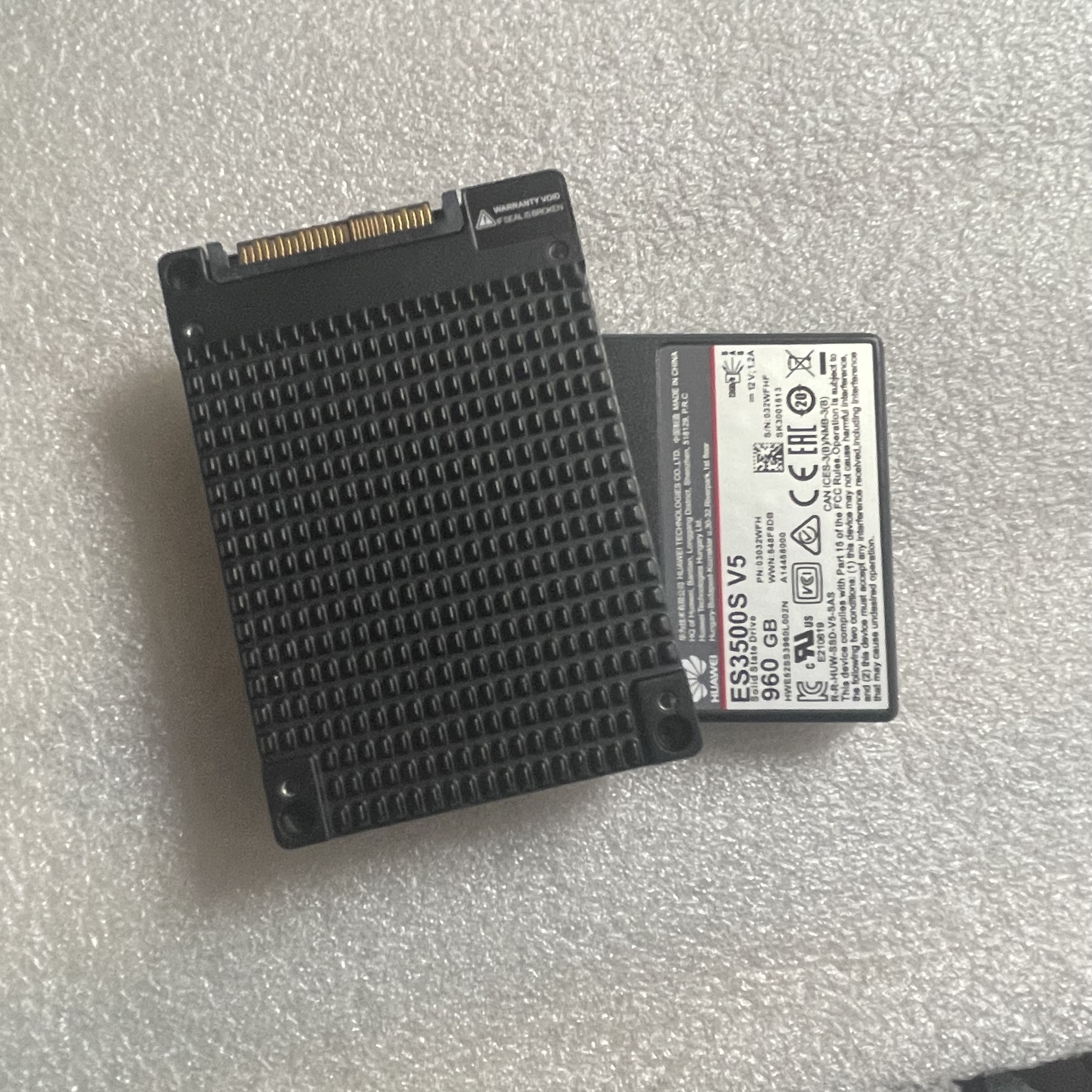 华为ES3500SV5960G自研硬盘