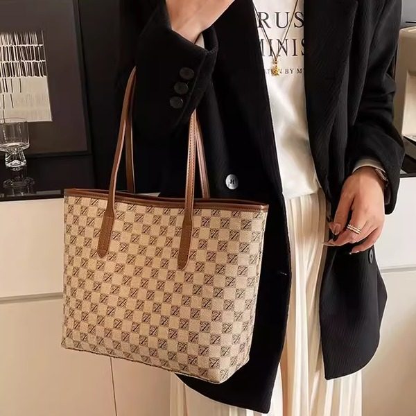 2026春季新款休闲简约风单肩包印花托特包经典高端复古大容量女包