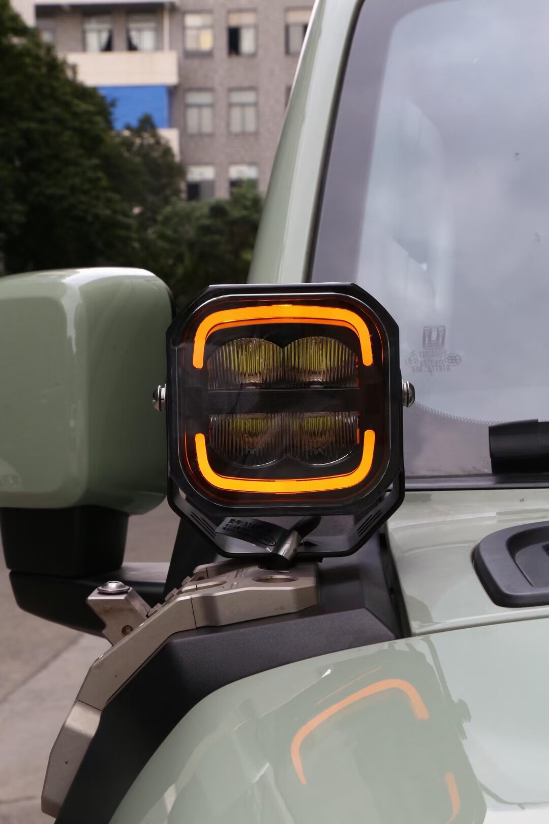 坦克300翼子板灯架辅助照明