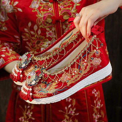 大码汉服婚鞋中式流苏秀禾鞋平底
