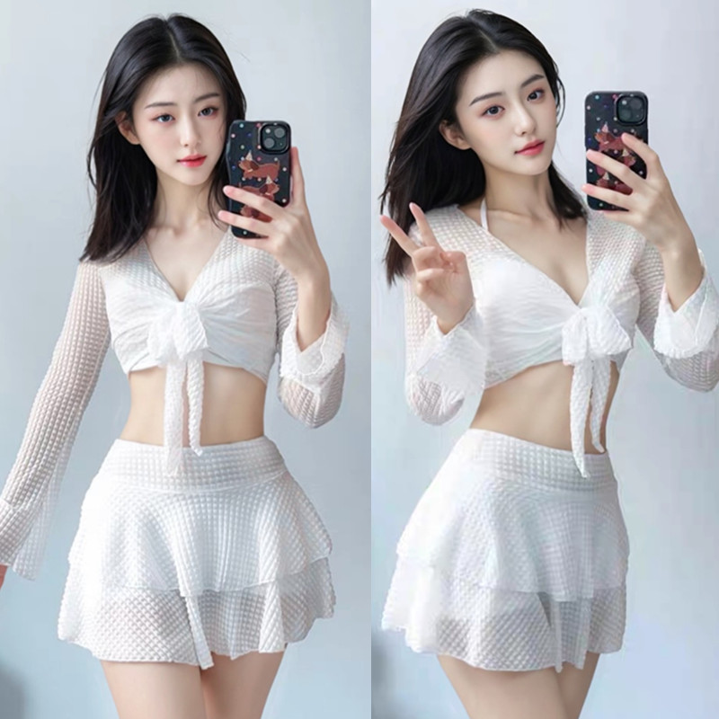 2025新款分体泳衣女三件套大胸聚拢长袖防晒泡温泉度假仙女范儿潮