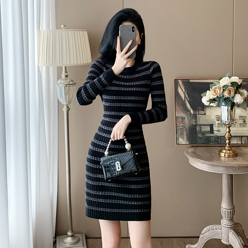 小香风性感包臀裙女2025十三行女装新款撞色长袖打底针织连衣裙YS