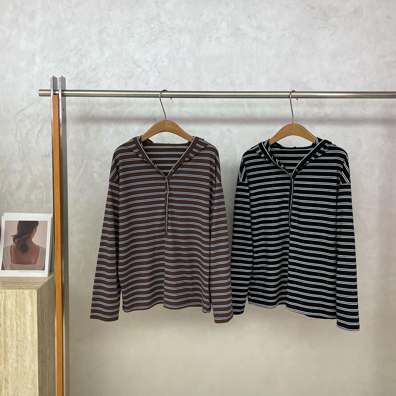 欧洲站2025秋时尚减龄慵懒风条纹连帽长袖T恤女宽松显瘦休闲上衣