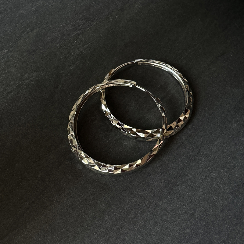 波光粼粼大耳扣小众设计复古通体s925纯银镀白金耳圈精致素圈耳环