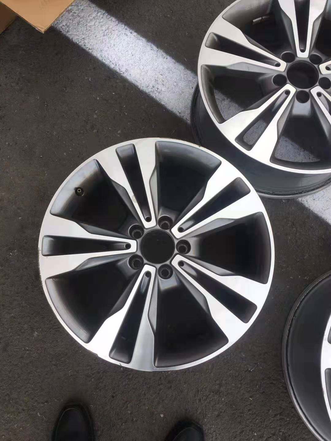 适用于奔驰C200L轮毂拆车18寸原装款C级C260C180C350轱辘钢圈铝圈