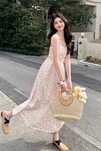 粉色小碎花吊带裙女中长款2025夏季新款法式高腰显瘦温柔风连衣裙图片