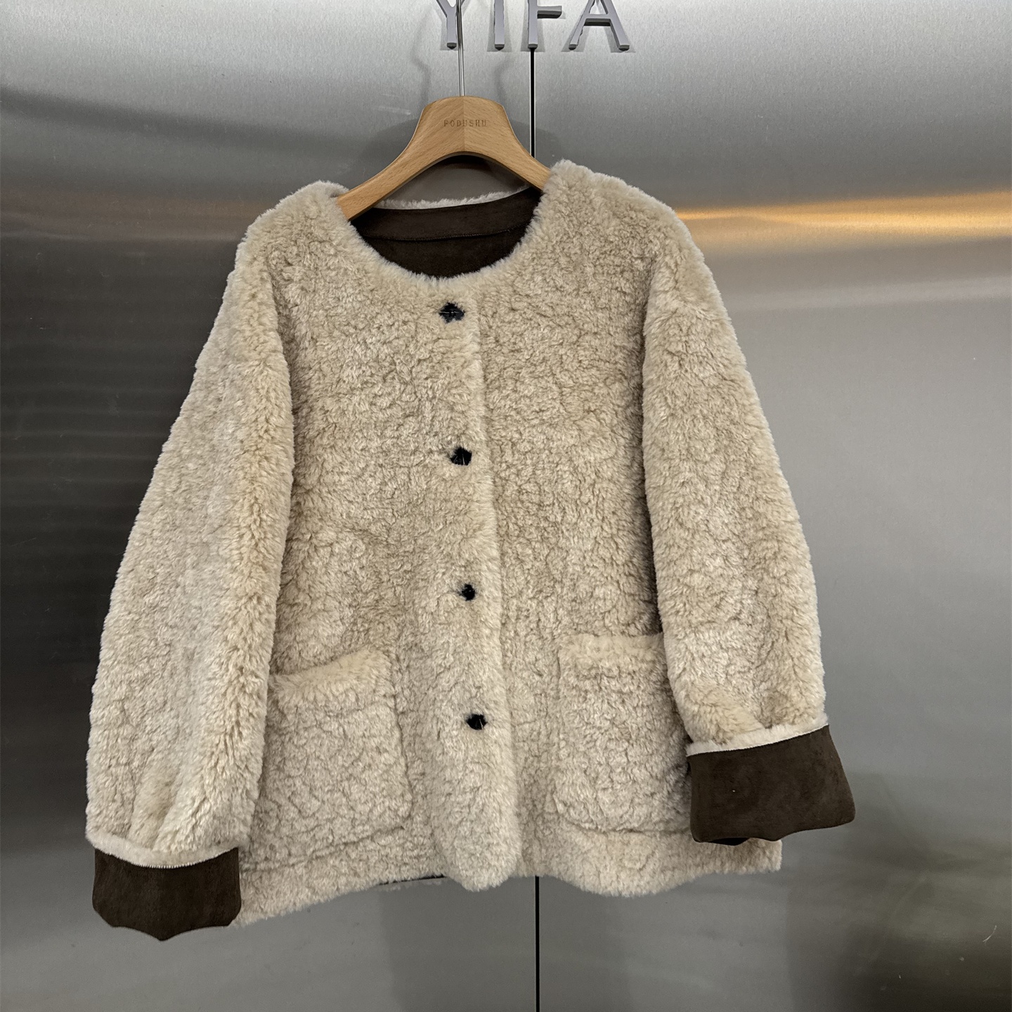 立领短款皮毛一体外套新款女2025冬季韩系立领加厚小个子过冬7555