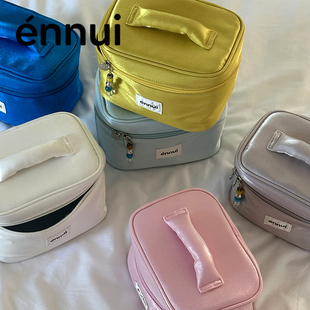 ennui 实用性选手 带挂件 缎面纯色大容量撞色收纳包 手提化妆包