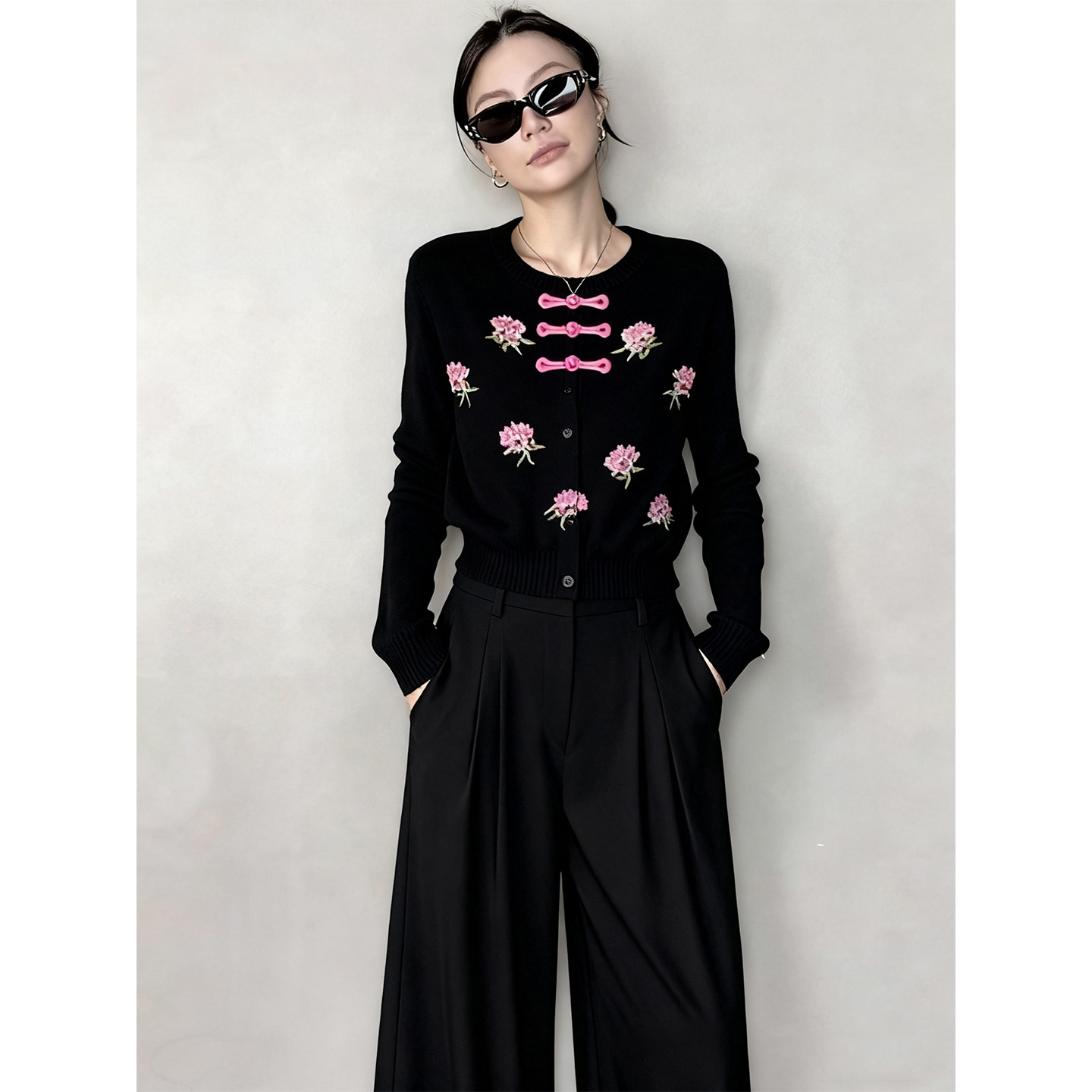 ROUMIKL韩系一整套ootd穿搭秋冬巨好看的新中式盘扣刺绣针织衫阔