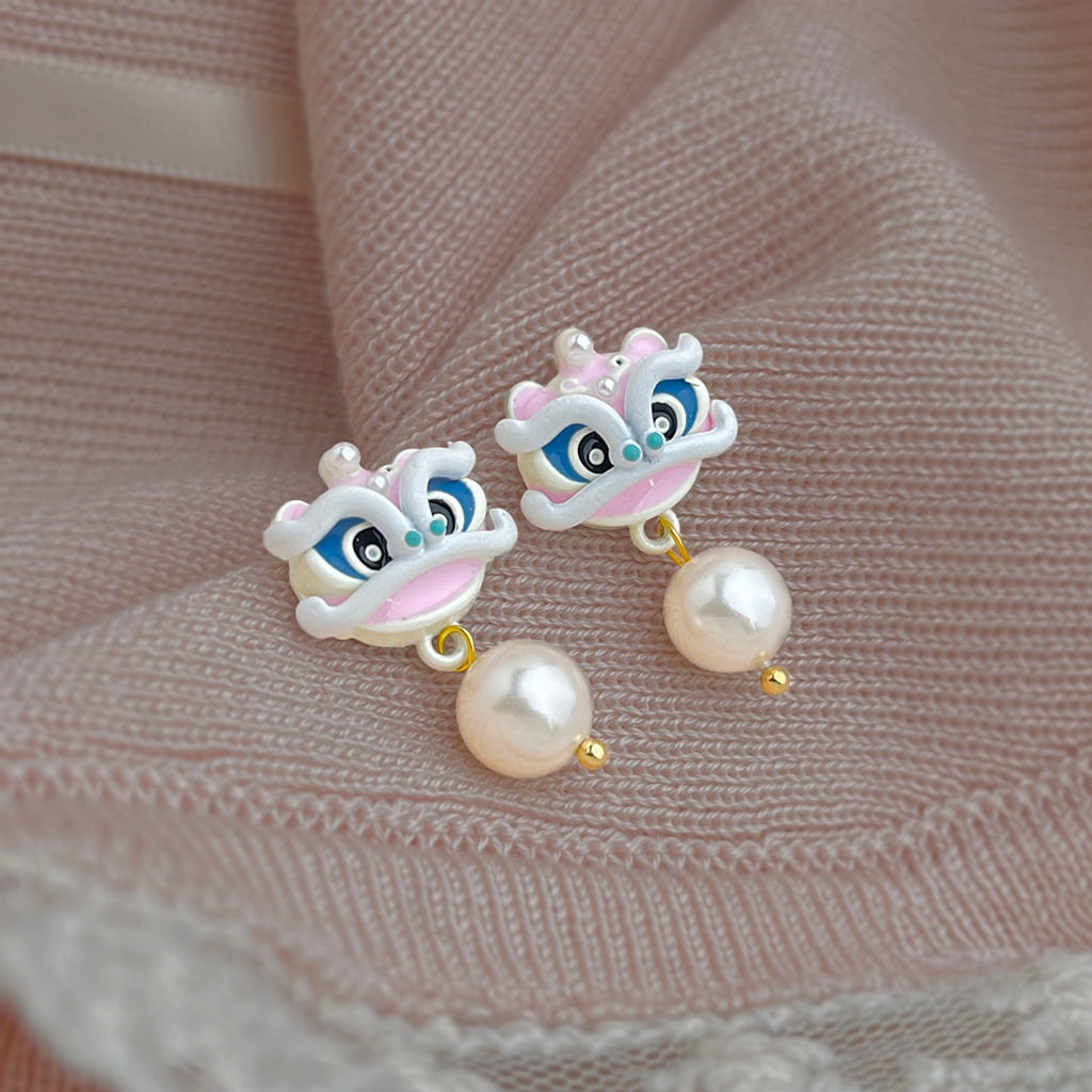 925银耳钉本命年2026马年耳环新年过年耳饰小香粉色醒狮珍珠耳环,饰品/流行首饰/时尚饰品新,耳环,淘宝优惠券,粉丝福利购,淘宝优惠卷