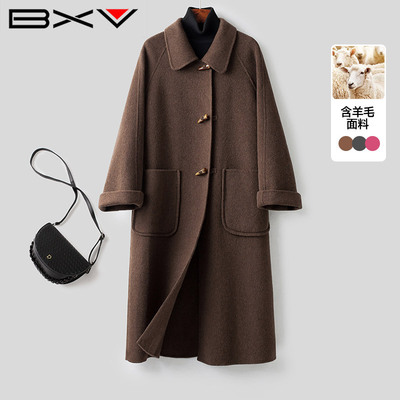 娃娃领设计牛角扣大衣女