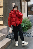 红色短款连帽熊耳羽绒服女冬季超火好看高级小众宽松保暖加厚外套，女装羽绒服，艾艾淮淮