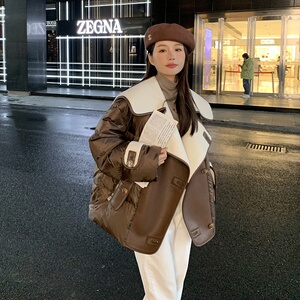咖色拼接大翻领设计感羊羔毛羽绒服外套女2025冬季新款韩系面包服图片