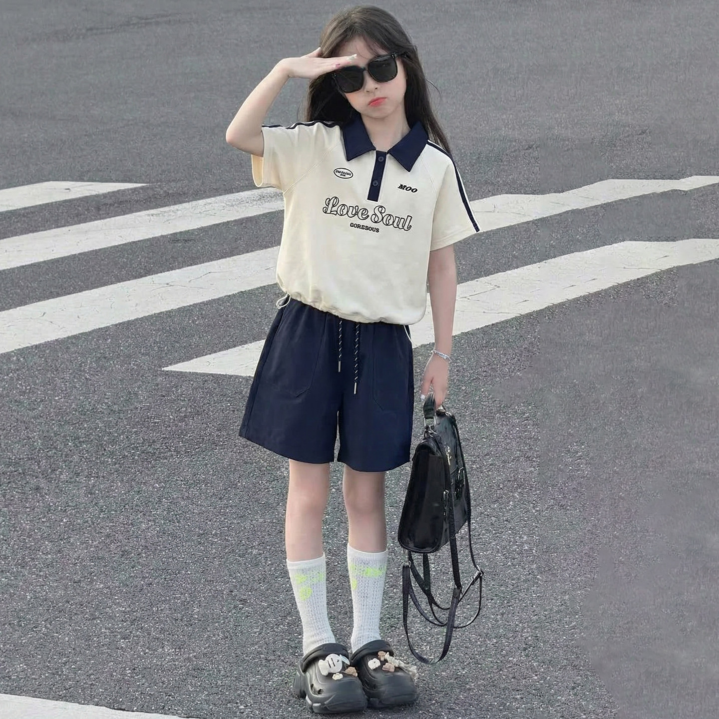 壹妈女童杏色短袖T恤夏季薄款2026新款中大童时髦洋气短裤套装