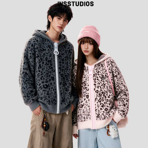 INSstudios「超大拉链豹纹毛衣」