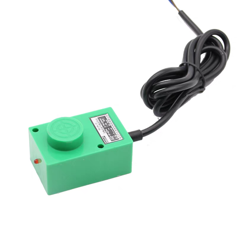 方型传感器WJK- 11 2 (绿壳)电子无触点接近开关2A二线220v常闭