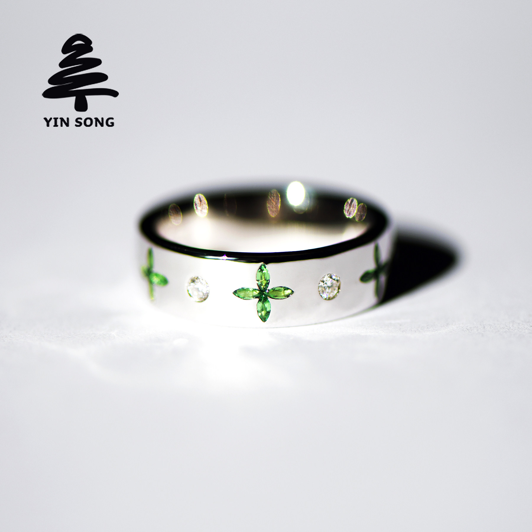 四叶草沙弗莱戒指 银松925银镶天然石榴石培育钻男女情侣对戒宽版,珠宝/钻石/翡翠,手饰,淘宝优惠券,粉丝福利购,淘宝优惠卷