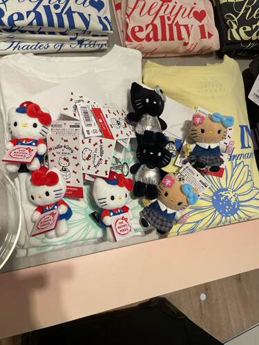 日本采购HelloKitty联名repipi挂件黑皮kitty钥匙挂件现货包邮