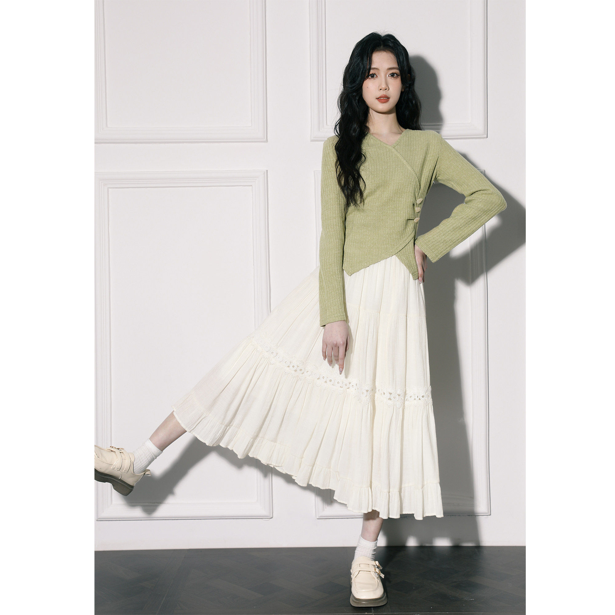 法式温柔风a字半身裙女春秋2026春新款高腰显瘦拼接蛋糕裙长裙子