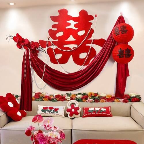 结婚客厅沙发背景墙装饰布幔婚房