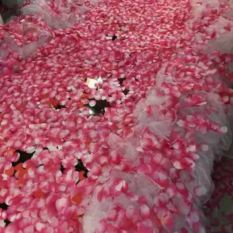 供应电子礼宾花填充物婚礼婚庆仿真玫瑰花瓣防水红色纸花瓣