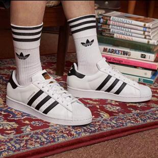 【微瑕清仓不退换】Adidas三叶草金标贝壳头大童板鞋FU7712