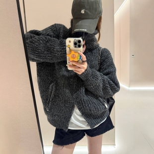 秋冬慵懒宽松羊毛针织开衫女老钱风通勤高领拉链粗针加厚毛衣外套