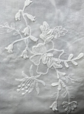 立体绣花中国风白色小碎花朵刺绣纯棉布料手工服装面料做衣服裙子