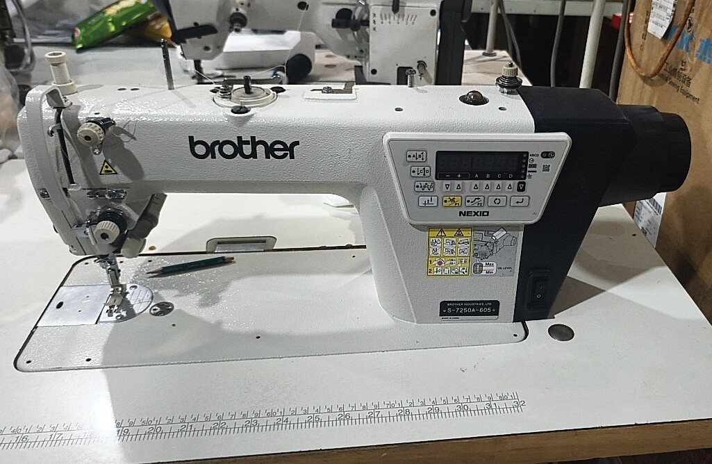 二手正品兄弟缝纫机7250A-303兄弟牌工业电脑平车家用静音电动图片