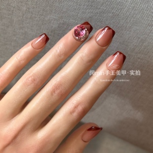 红宝石法式穿戴甲红色高级感爆闪显白短款2025新款美甲贴片假指甲