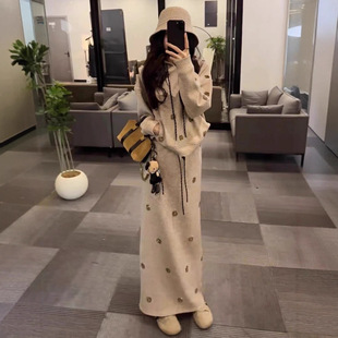 巨好看冬装套装韩系漂亮连帽卫衣直筒半身长裙休闲高级感两件套女