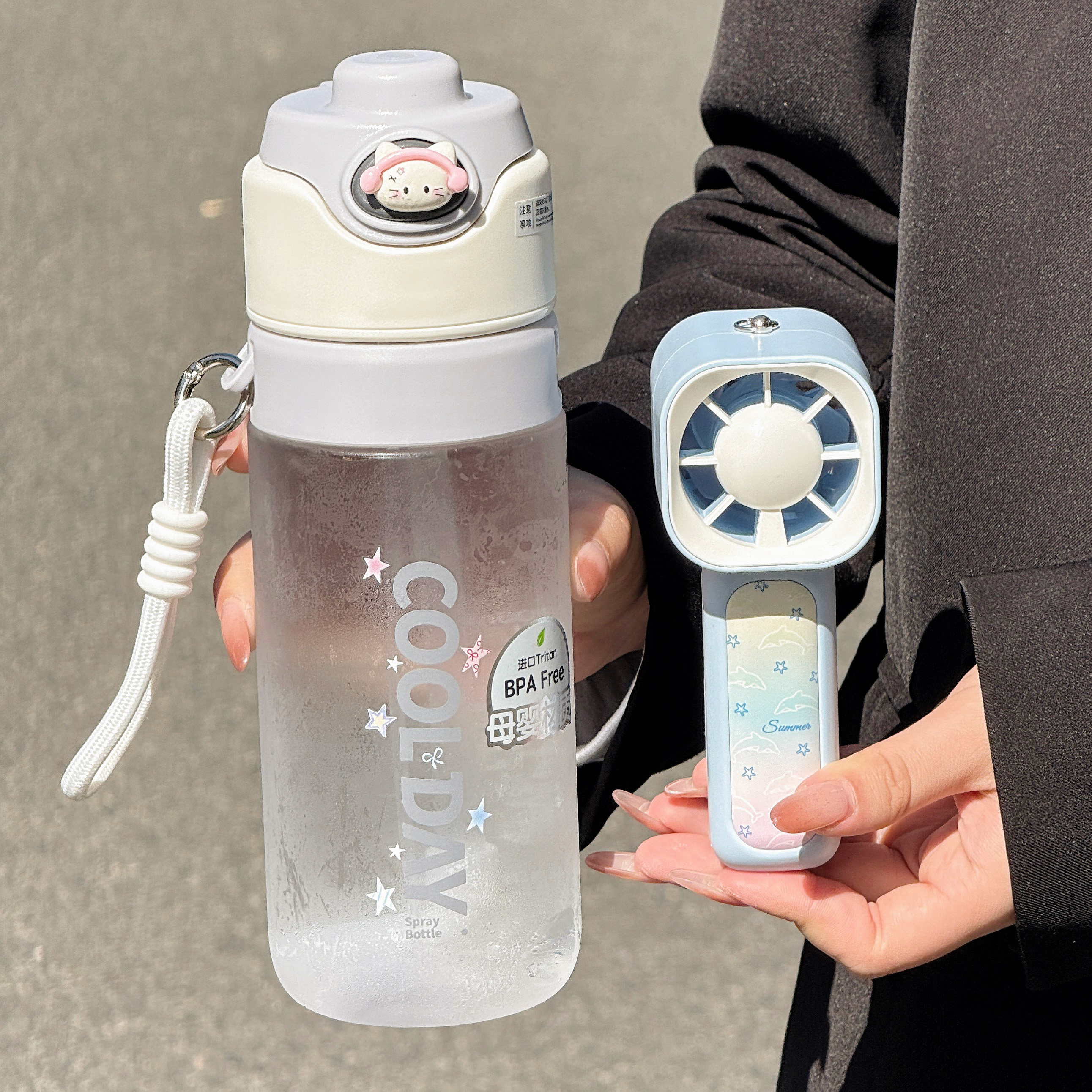 男女夏日运动喷水壶大容量吸管杯子带手提上学专用tritan喷雾水杯